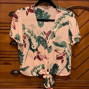 Super cute Tie top